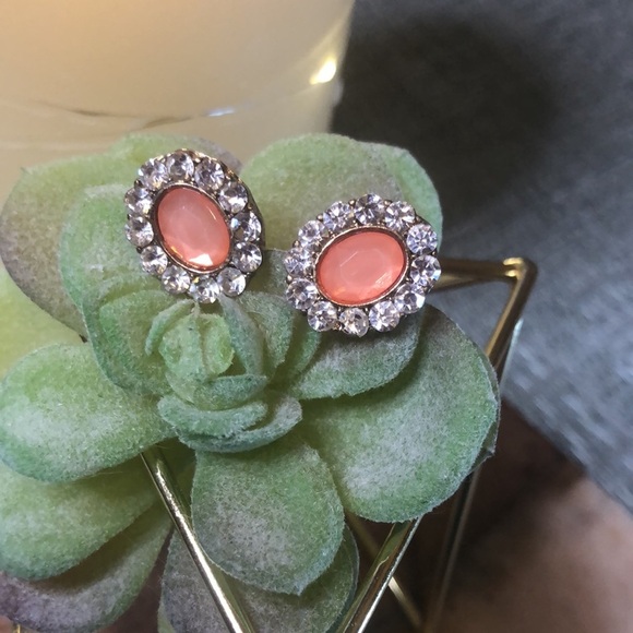 #18 Set of 7 Fun Bright Toned Earrings - Picture 12 of 14